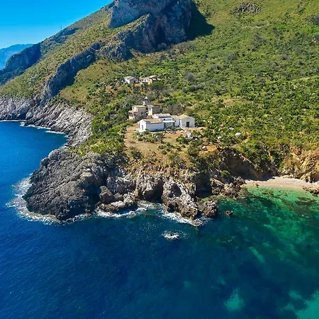 Holiday home Rustico Zingaro